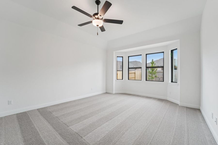 Spacious, unfurnished interior of a new home in Evergreen 55', Conroe (Image 39).