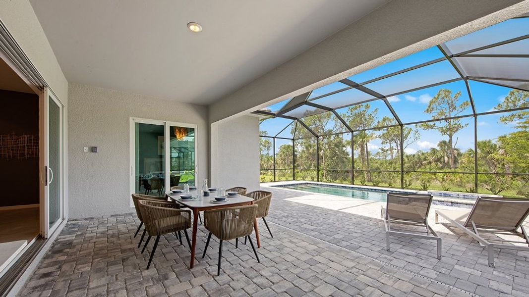 2061 Angelina Lanai 2of4 Base2