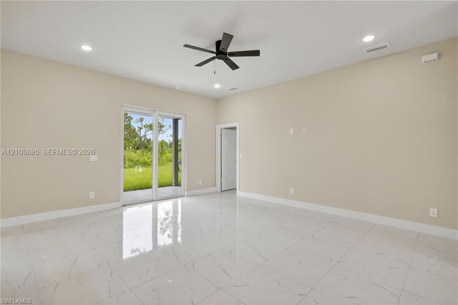 Spacious, unfurnished interior of a new home in , Lehigh Acres (Image 20).