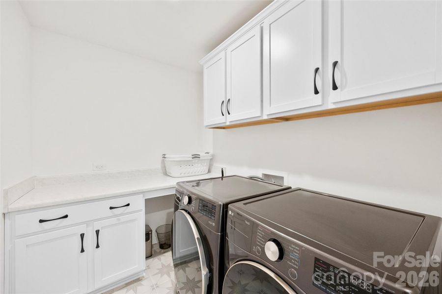 Furnished interior view inside a new home in Edgewater - The Links, Lancaster (Image 24).