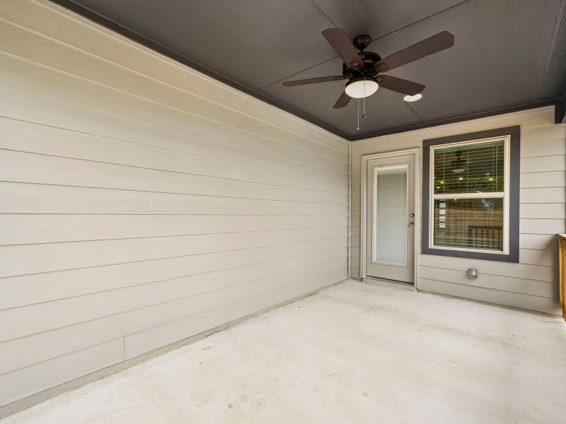 Exterior details and patio area of a home in Royal Crest, San Antonio (Image 3).