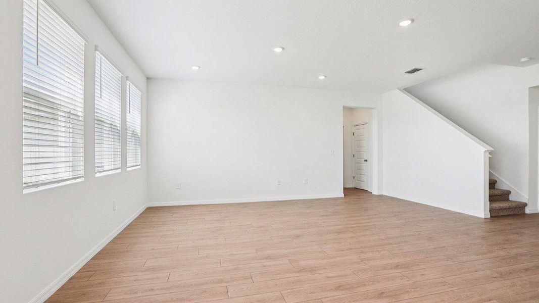 Spacious, unfurnished interior of a new home in Summerlin at Hawthorne Ranch, Lakeland (Image 20).