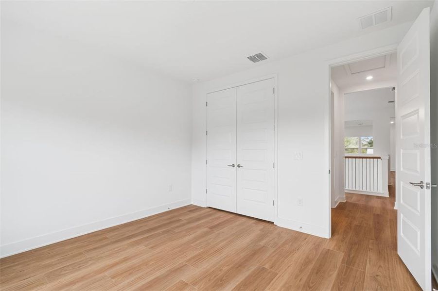 Spacious, unfurnished interior of a new home in , Tampa (Image 49).