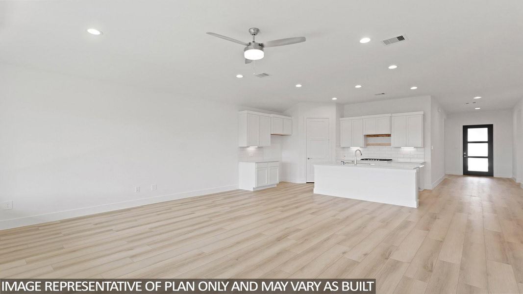 Spacious, unfurnished interior of a new home in Silverthorne, Conroe (Image 14).