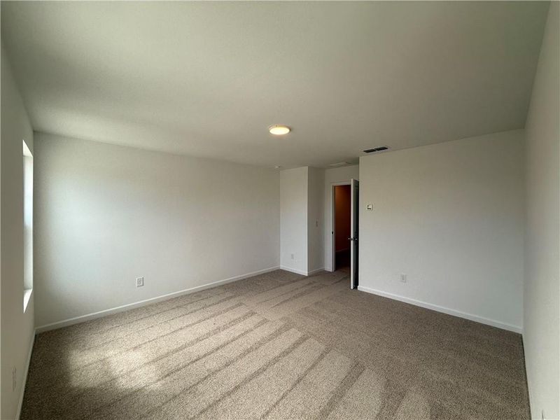 Spacious, unfurnished interior of a new home in Leydenview, Mableton (Image 24).