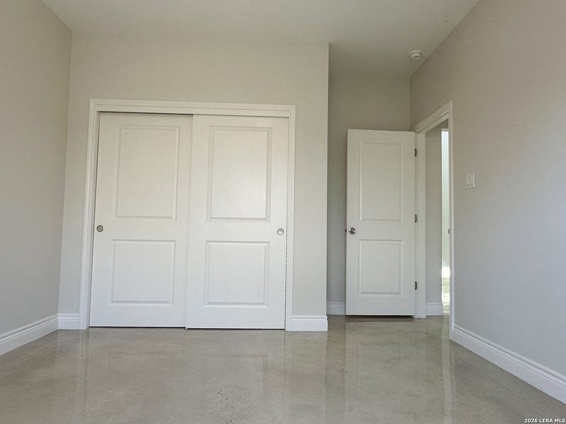 Spacious, unfurnished interior of a new home in , San Antonio (Image 15).