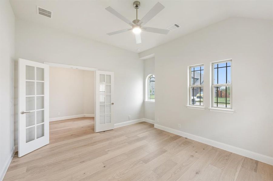 Spacious, unfurnished interior of a new home in Hampton Park, Glenn Heights (Image 30).