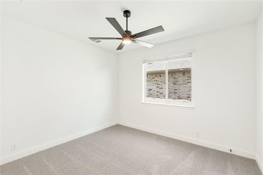 Spacious, unfurnished interior of a new home in Chaparral Park, Oak Point (Image 33).