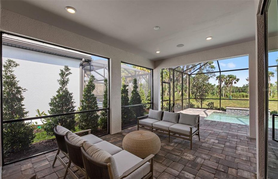Exterior details and patio area of a home in , Venice (Image 3).
