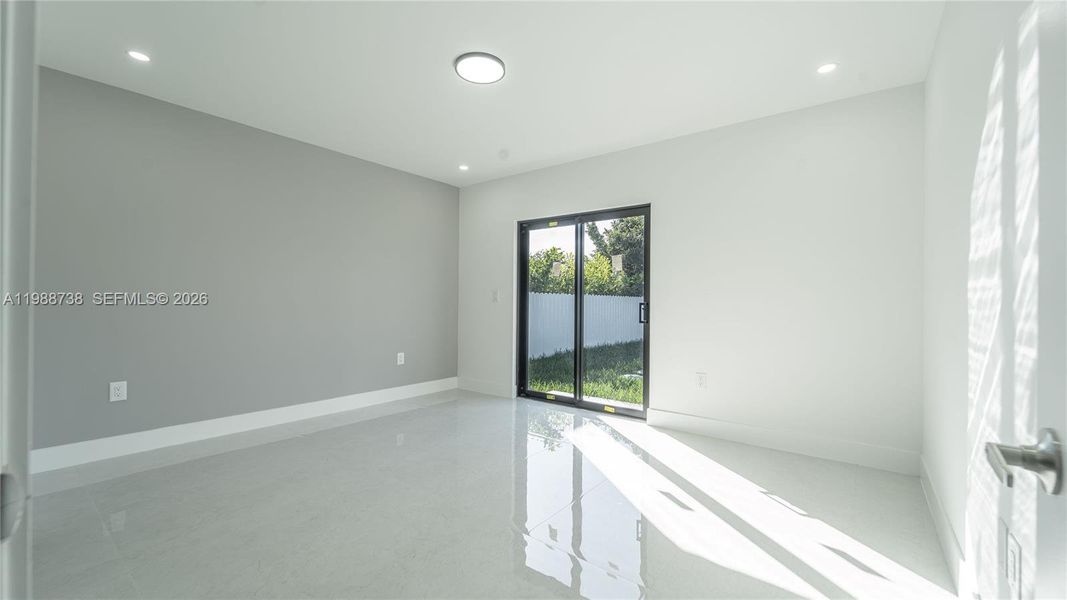 Spacious, unfurnished interior of a new home in , Miami (Image 29).