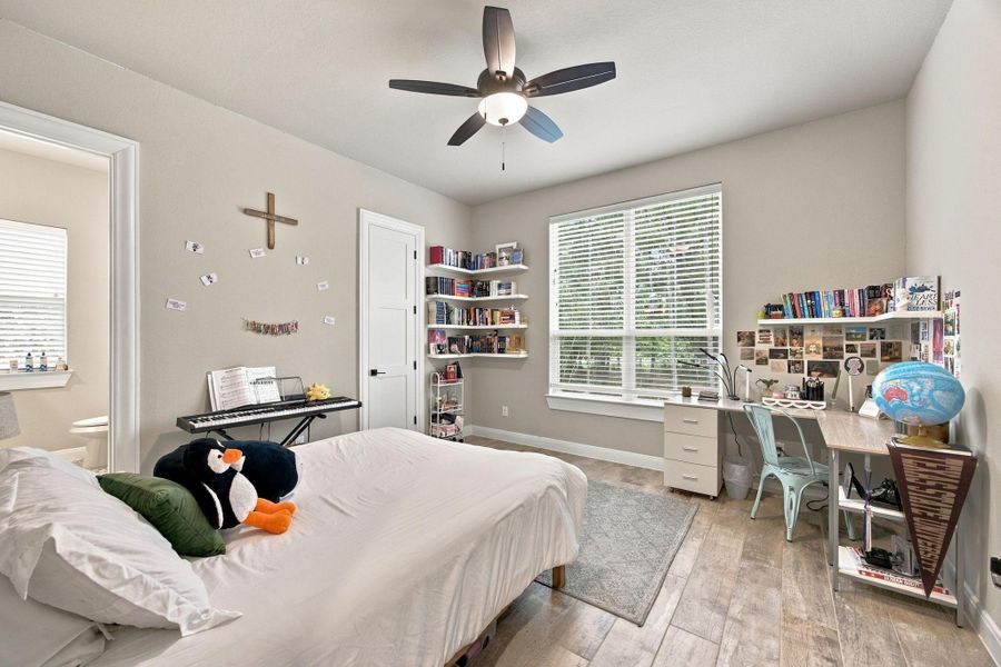 Furnished interior view inside a new home in , Tomball (Image 32).