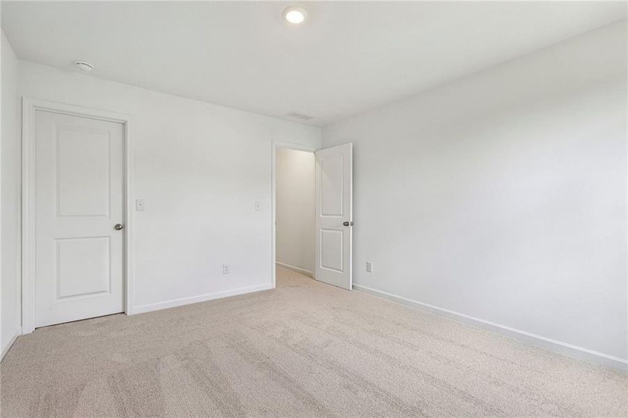 Spacious, unfurnished interior of a new home in Falls Creek, Flowery Branch (Image 34). Spacious, unfurnished interior of a new home in Falls Creek, Flowery Branch (Image 34).