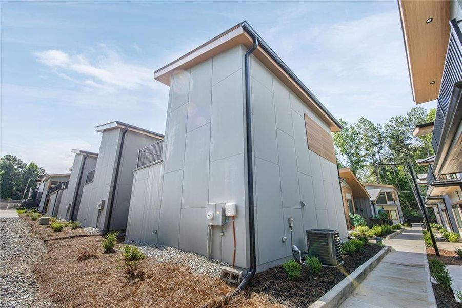 Exterior details and patio area of a home in , Union City (Image 21).