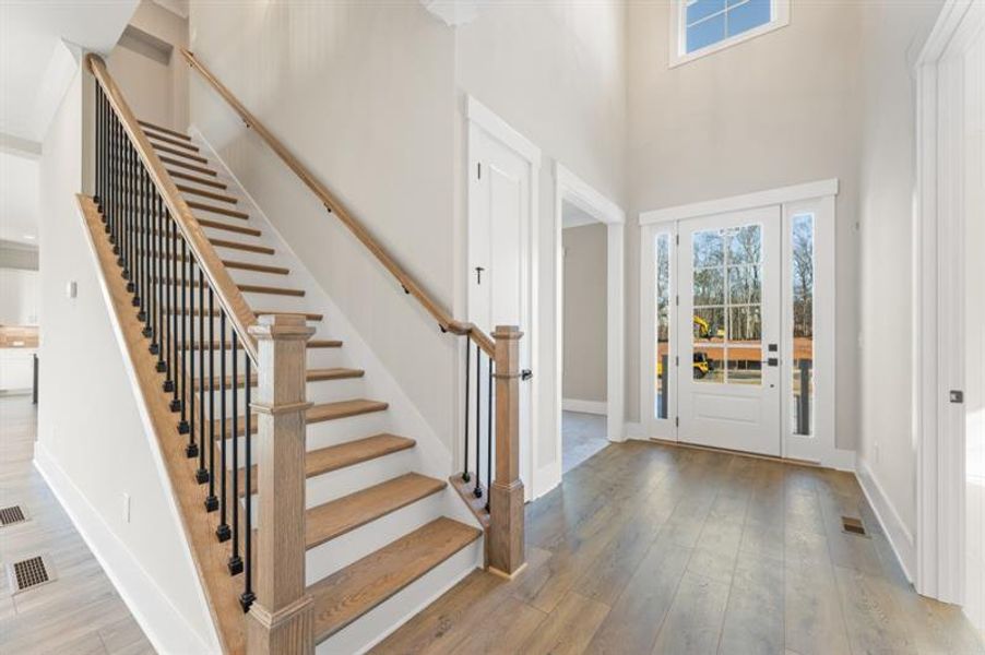Spacious, unfurnished interior of a new home in Arden on Lanier, Cumming (Image 18).