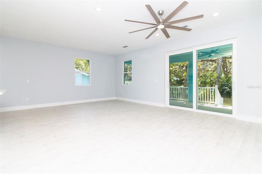 Spacious, unfurnished interior of a new home in , New Smyrna Beach (Image 15).