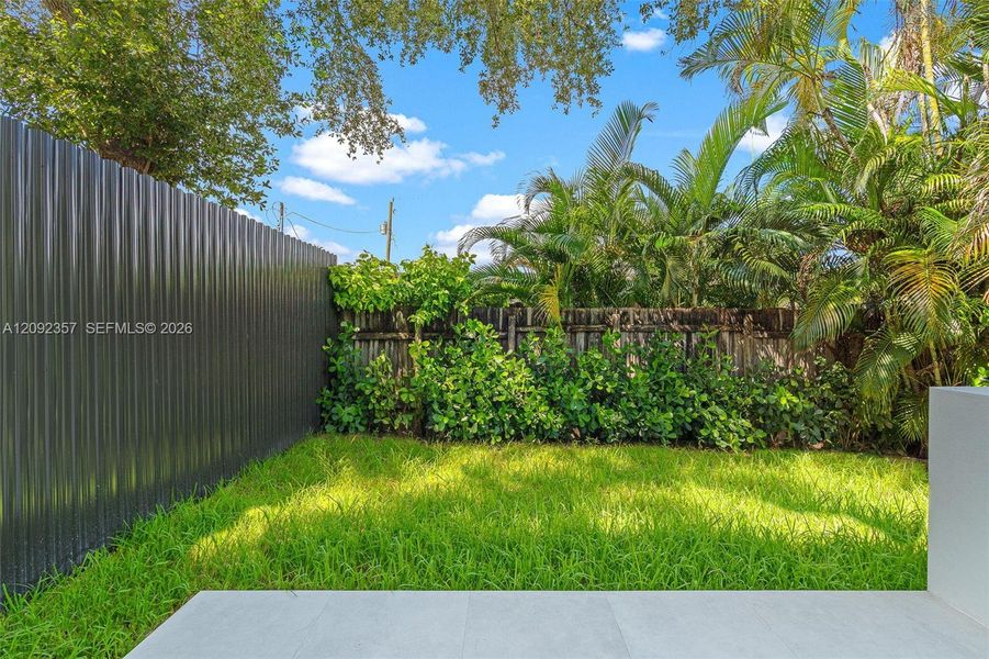 Exterior details and patio area of a home in , Miami (Image 25).