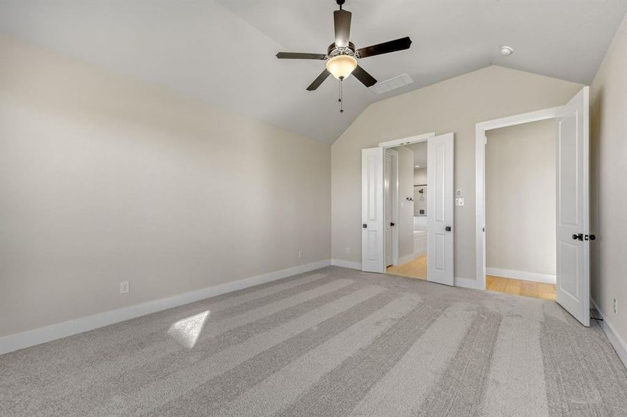 Spacious, unfurnished interior of a new home in Wellington, Fort Worth (Image 17). Spacious, unfurnished interior of a new home in Wellington, Fort Worth (Image 17).