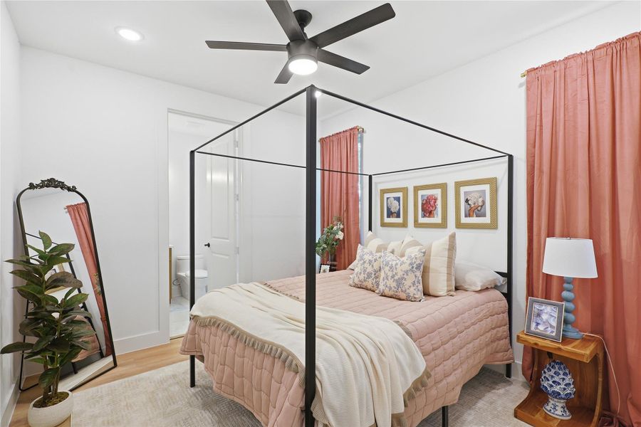2nd bedroom