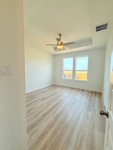 Spacious, unfurnished interior of a new home in Avery Centre, Round Rock (Image 7). Spacious, unfurnished interior of a new home in Avery Centre, Round Rock (Image 7).