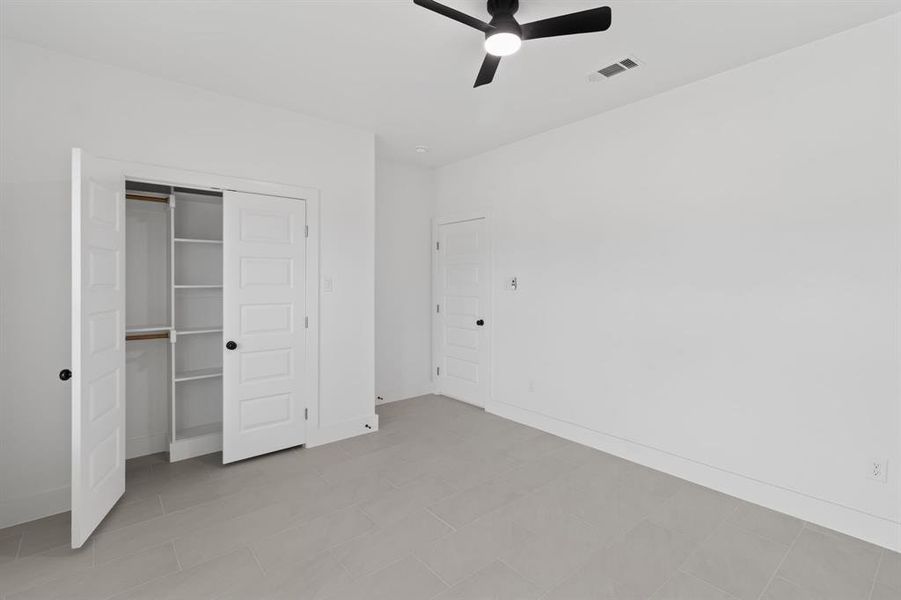 Spacious, unfurnished interior of a new home in , Fort Worth (Image 35).