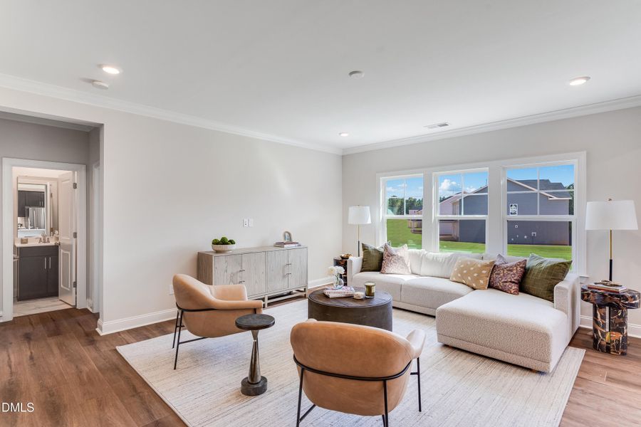 SUN_SutherlandStation_Pic_LandrumIII_Gre