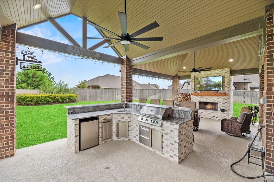 Outdoor extended patio
