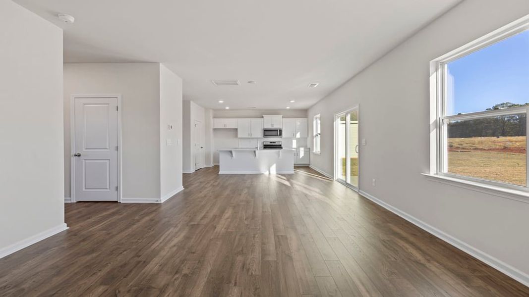 Spacious, unfurnished interior of a new home in Sage Grove, Lyman (Image 19).