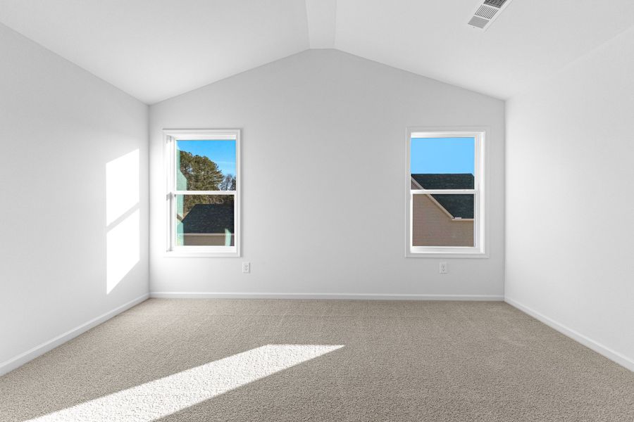 Spacious, unfurnished interior of a new home in Standing Oaks, Senoia (Image 42).