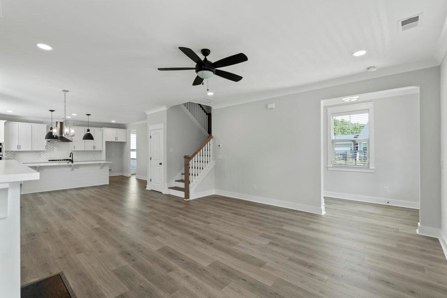 Spacious, unfurnished interior of a new home in Oak Bluff, Charleston (Image 7). Spacious, unfurnished interior of a new home in Oak Bluff, Charleston (Image 7).