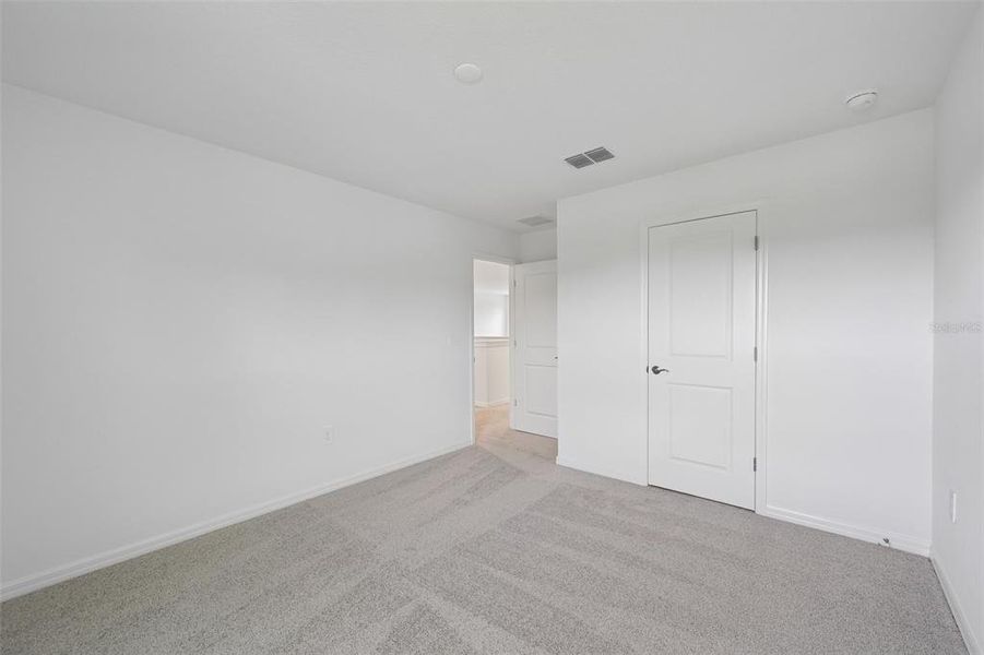 Spacious, unfurnished interior of a new home in Southpointe, Palmetto (Image 17). Spacious, unfurnished interior of a new home in Southpointe, Palmetto (Image 17).