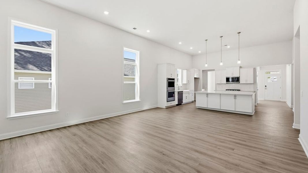 Spacious, unfurnished interior of a new home in Blue Ridge Trail, Fountain Inn (Image 24).