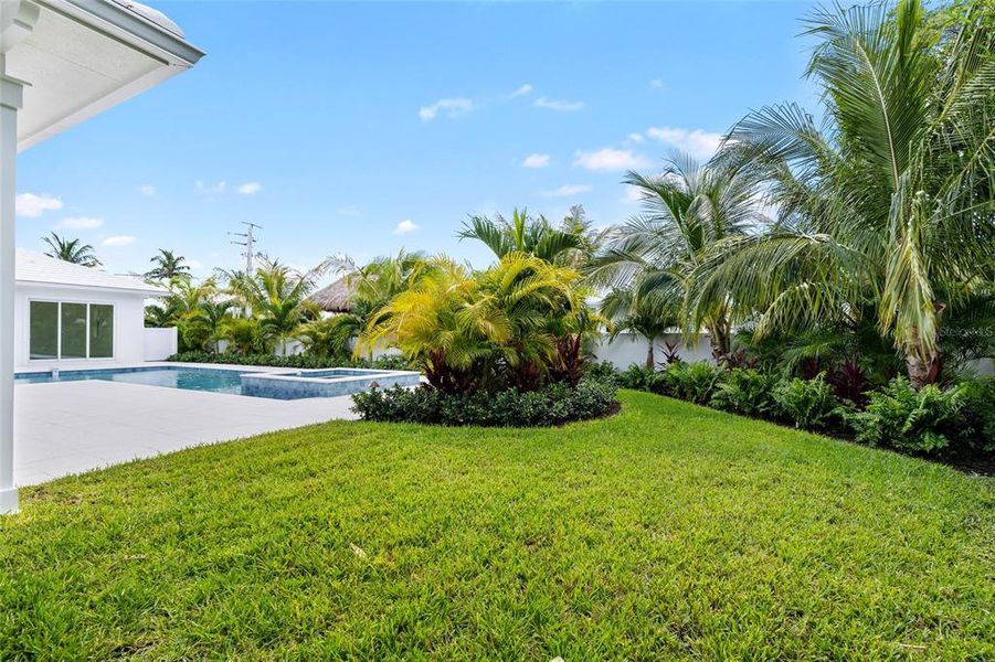 Exterior details and patio area of a home in , Boca Grande (Image 29).