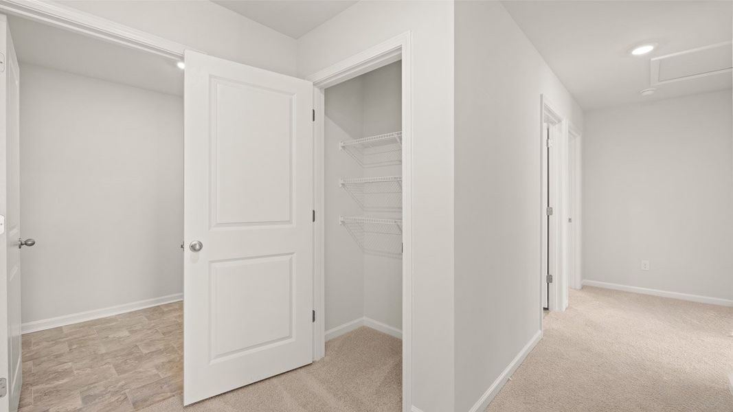 Spacious, unfurnished interior of a new home in Highland Hills, Graniteville (Image 29).