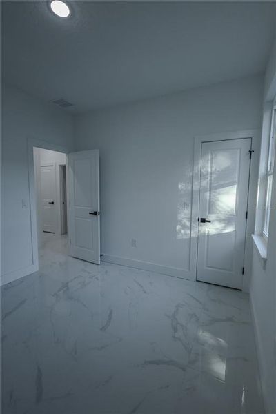 Spacious, unfurnished interior of a new home in , Deltona (Image 17).