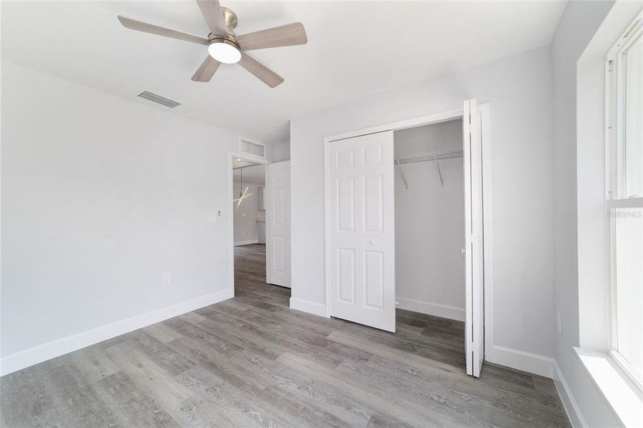 Spacious, unfurnished interior of a new home in , Dunnellon (Image 8).