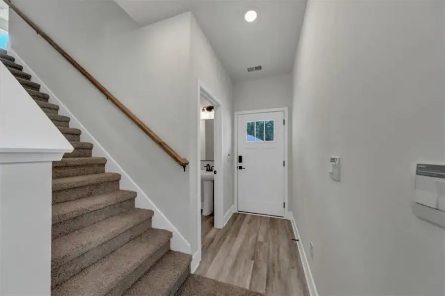 Spacious, unfurnished interior of a new home in Canterbury Villas, Carrollton (Image 15).