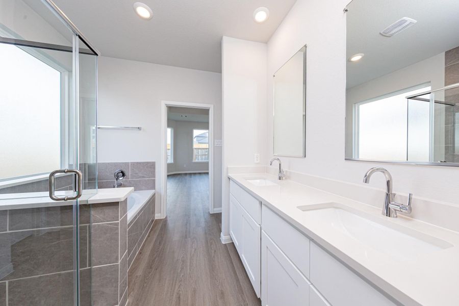 Photos are a representation of the floor plan. Options and interior selections will vary. Photos are a representation of the floor plan. Options and interior selections will vary.