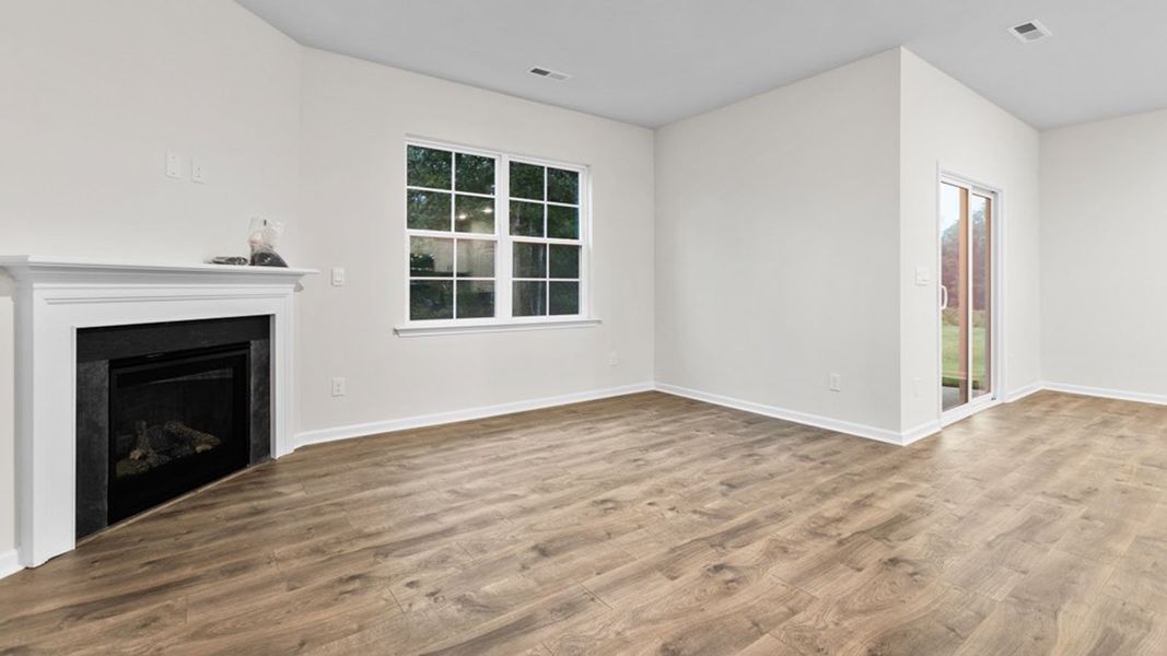 Spacious, unfurnished interior of a new home in Middleton, Greensboro (Image 17).