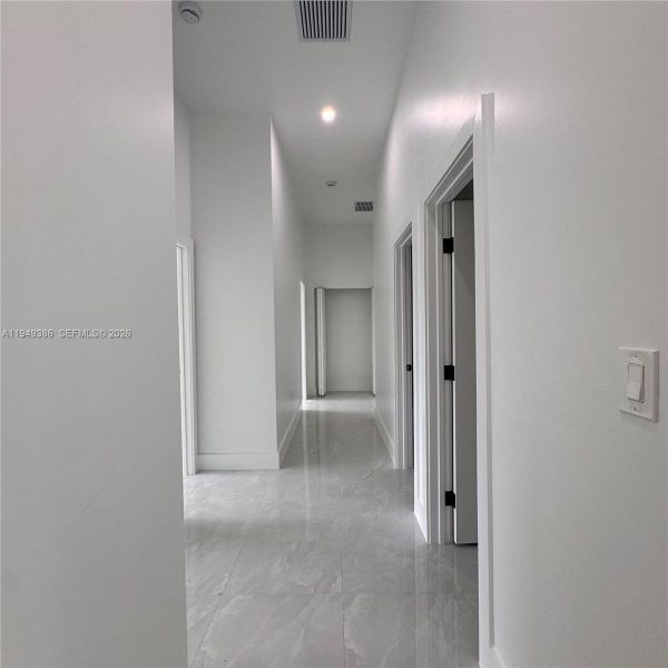 Spacious, unfurnished interior of a new home in , Naples (Image 15).