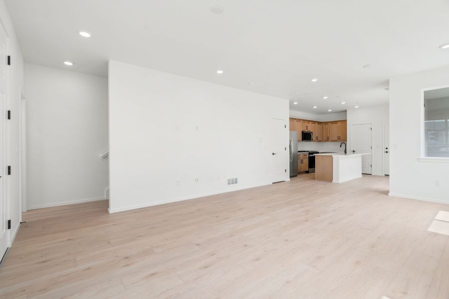 Spacious, unfurnished interior of a new home in Sky Ranch, Watkins (Image 25).