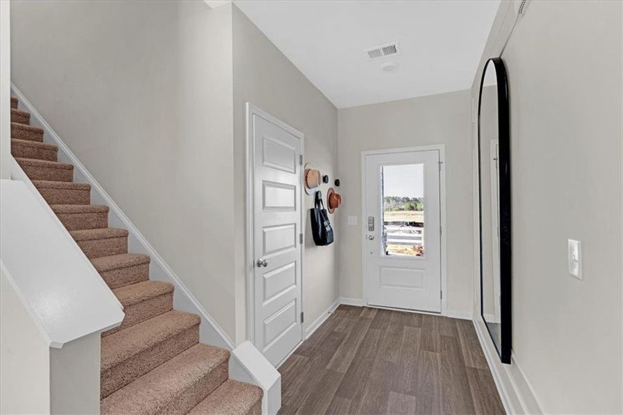 Spacious, unfurnished interior of a new home in Salacoa, Calhoun (Image 18).