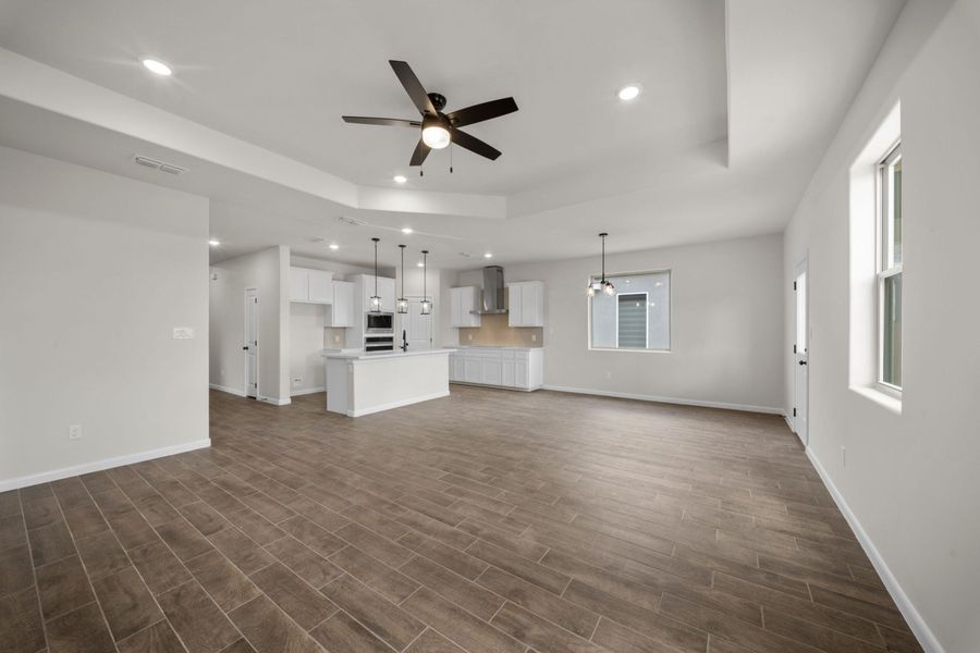 Spacious, unfurnished interior of a new home in Paloma Ranch, Harlingen (Image 11).