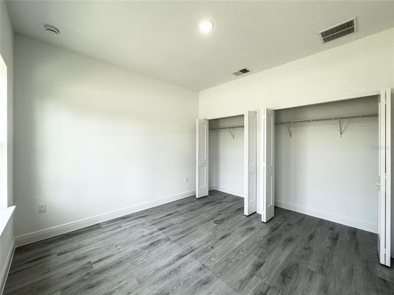 Spacious, unfurnished interior of a new home in , Ocala (Image 20).