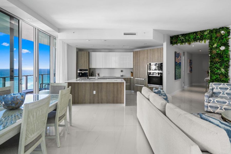 A59BDF93-FA5B-45AE-B7AF-20E153D1216B