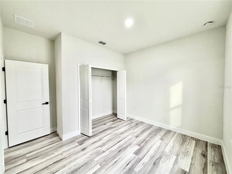 Spacious, unfurnished interior of a new home in , Ocala (Image 18).
