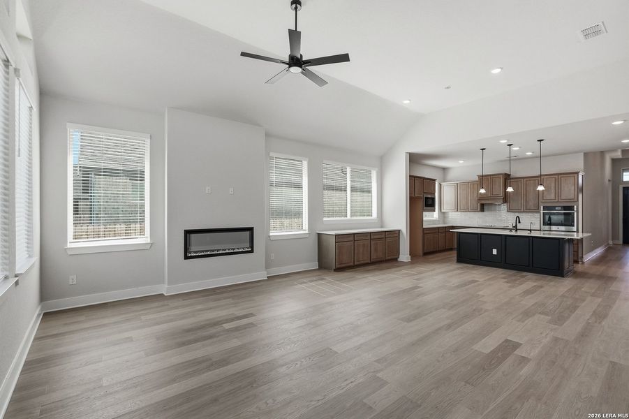Spacious, unfurnished interior of a new home in Alsatian Oaks, Castroville (Image 31).