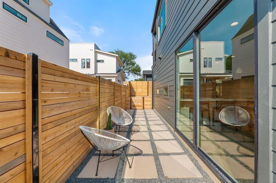 Side yard space off dining area.