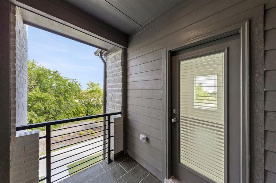 25. 2526 Campden - Balcony