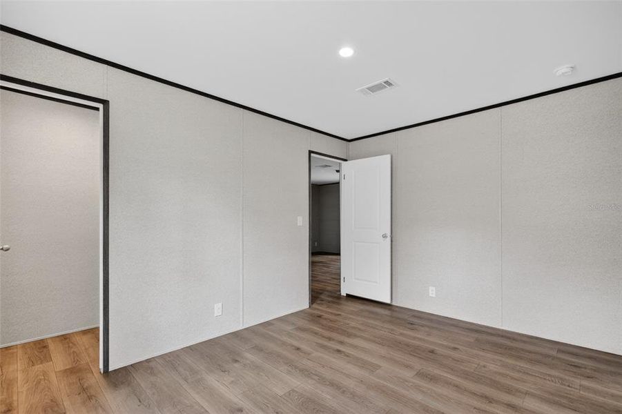 Spacious, unfurnished interior of a new home in , Interlachen (Image 13).