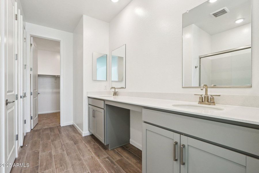 26-web-or-mls-W Camden Ave-S0711-026